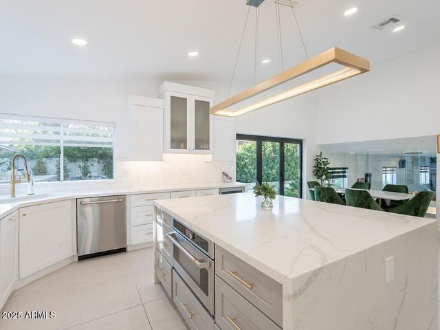 4748 E REDFIELD Road, Phoenix, AZ 85032