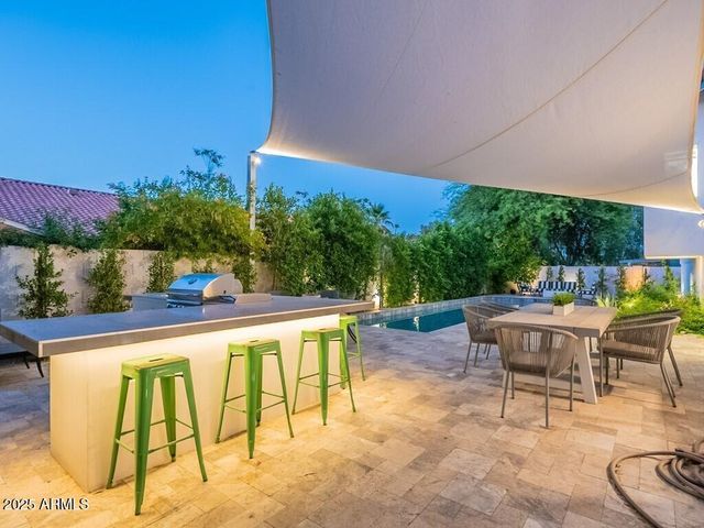 4748 E REDFIELD Road, Phoenix, AZ 85032