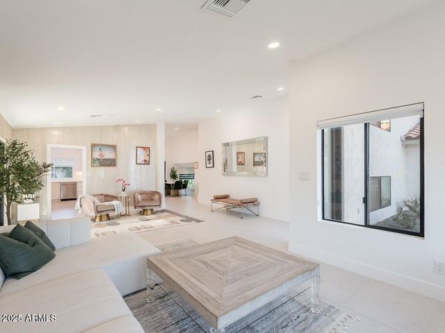 4748 E REDFIELD Road, Phoenix, AZ 85032