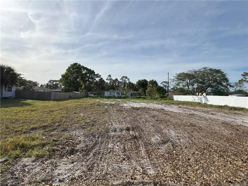 19 Illinois RD, LEHIGH ACRES, FL 33936 — exterior
