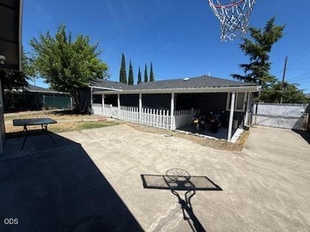 2695 Merriman Road, Medford, OR 97501