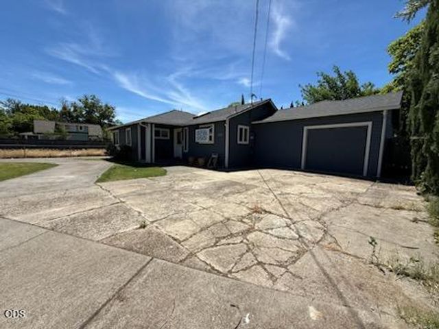 2695 Merriman Road, Medford, OR 97501