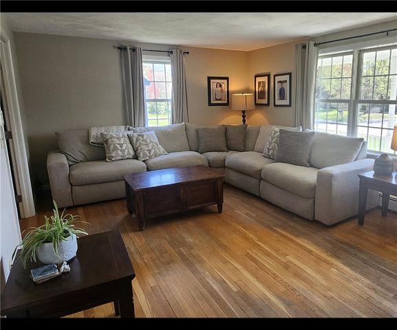54 Sefton Drive, Bristol, RI 02809