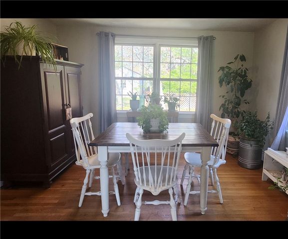 54 Sefton Drive, Bristol, RI 02809