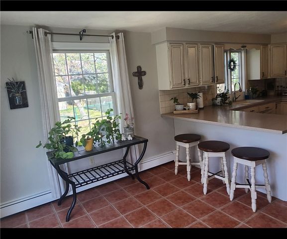 54 Sefton Drive, Bristol, RI 02809