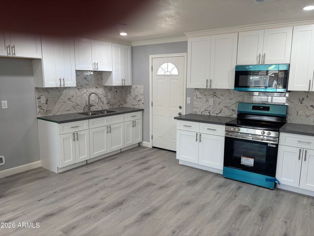 1732 E ATLANTA Avenue, Phoenix, AZ 85040