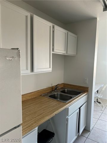 4533 Ross Avenue, Las Vegas, NV 89110