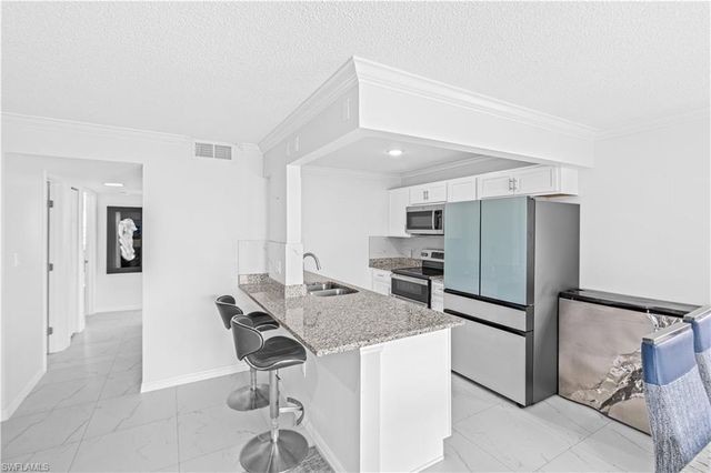 3225 E Riverside DR 34C, Fort Myers, FL 33916