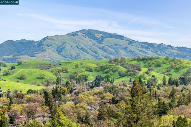 154 Rudgear Drive, Walnut Creek, CA 94596