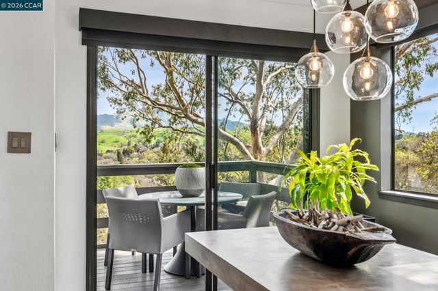 154 Rudgear Drive, Walnut Creek, CA 94596