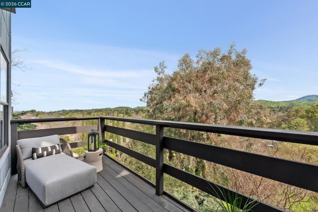 154 Rudgear Drive, Walnut Creek, CA 94596