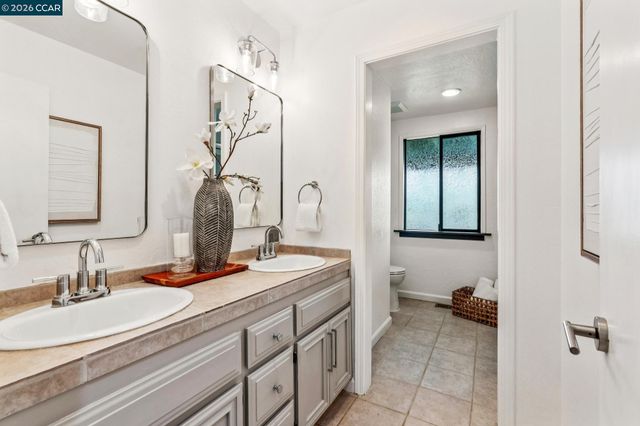 154 Rudgear Drive, Walnut Creek, CA 94596