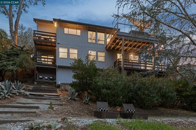 154 Rudgear Drive, Walnut Creek, CA 94596