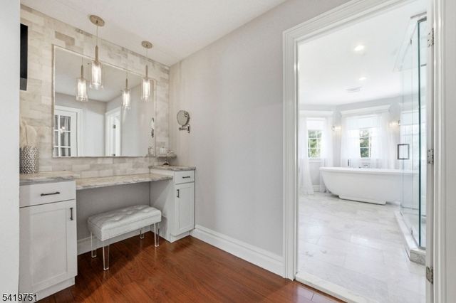 28 Woodshire Ter, Montville Twp., NJ 07082