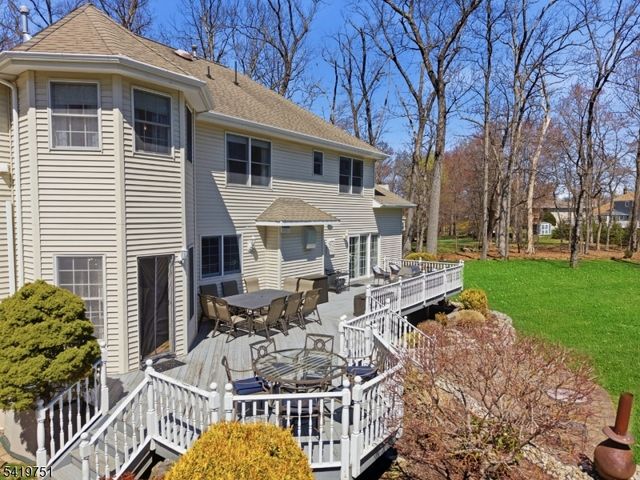 28 Woodshire Ter, Montville Twp., NJ 07082