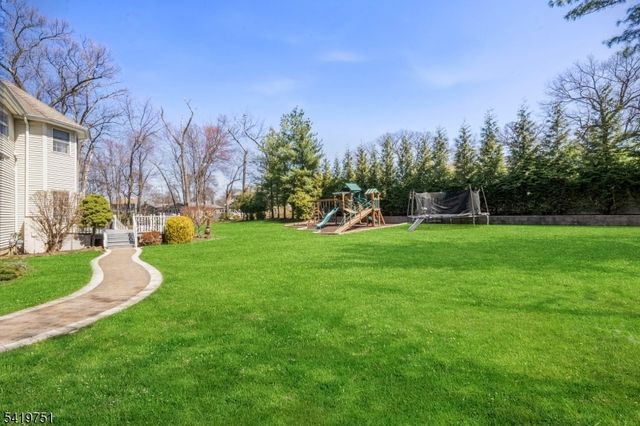 28 Woodshire Ter, Montville Twp., NJ 07082