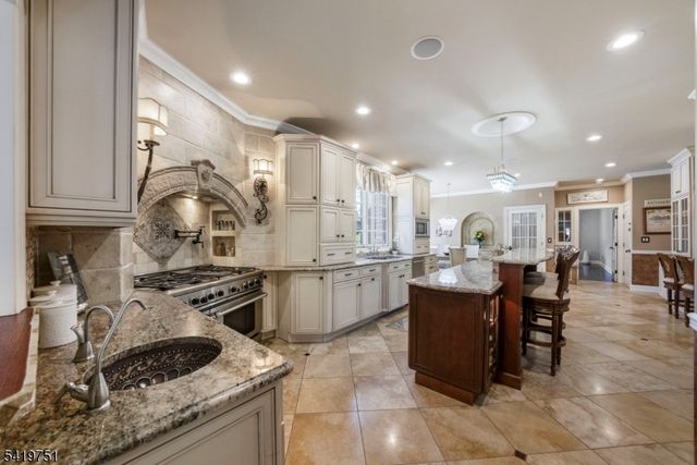 28 Woodshire Ter, Montville Twp., NJ 07082