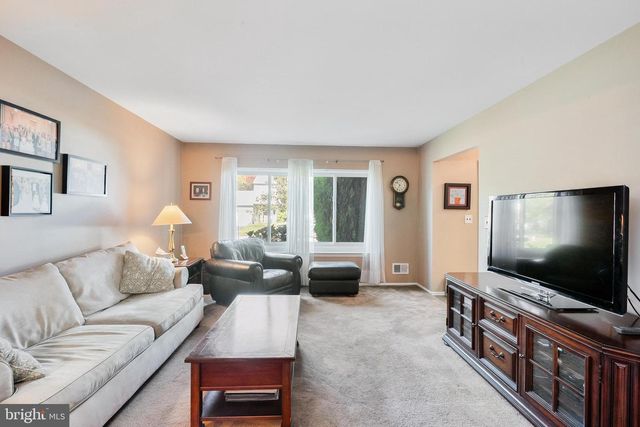 29 LIBERTY DR, Dayton, NJ 08810