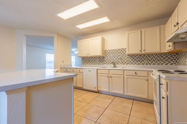 7835 SANDPIPER PARK DR, San Antonio, TX 78249
