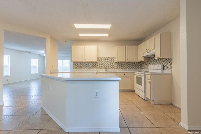 7835 SANDPIPER PARK DR, San Antonio, TX 78249