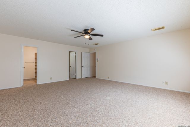 7835 SANDPIPER PARK DR, San Antonio, TX 78249