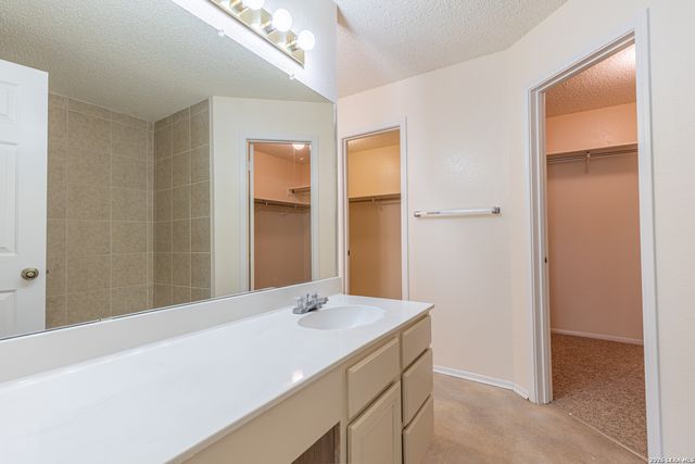 7835 SANDPIPER PARK DR, San Antonio, TX 78249