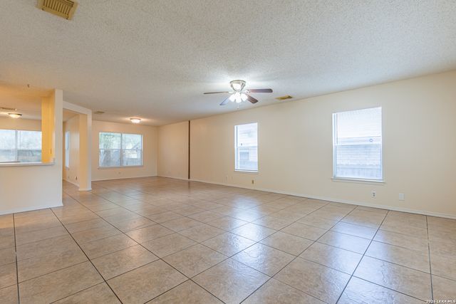 7835 SANDPIPER PARK DR, San Antonio, TX 78249
