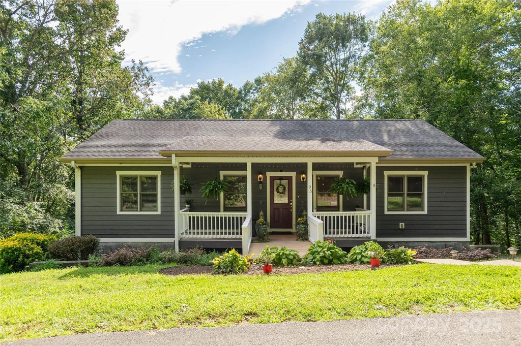 95 Fairview Hills Drive, Fairview, NC 28730