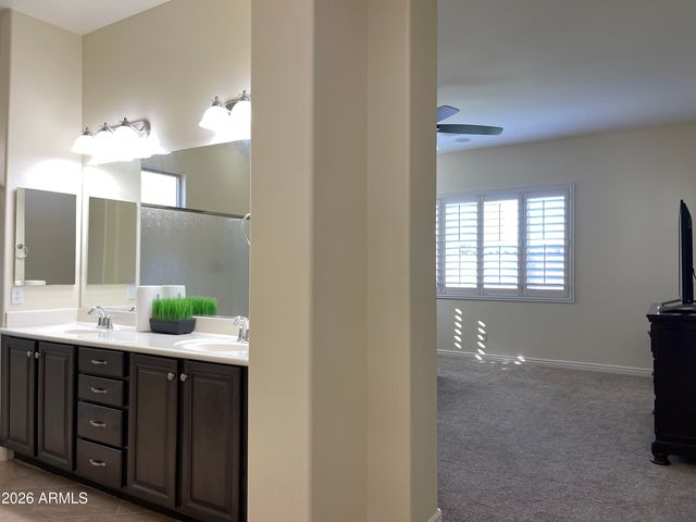 2208 E INDIAN WELLS Drive, Gilbert, AZ 85298