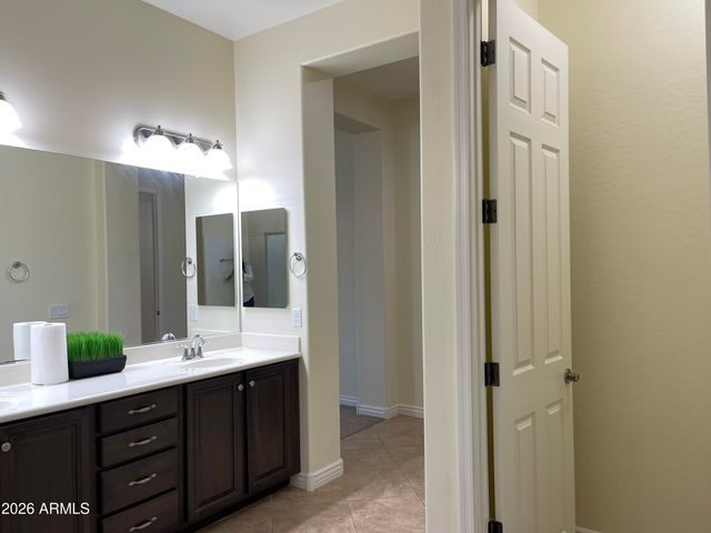 2208 E INDIAN WELLS Drive, Gilbert, AZ 85298