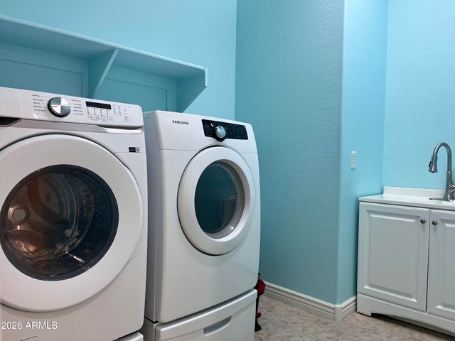 2208 E INDIAN WELLS Drive, Gilbert, AZ 85298