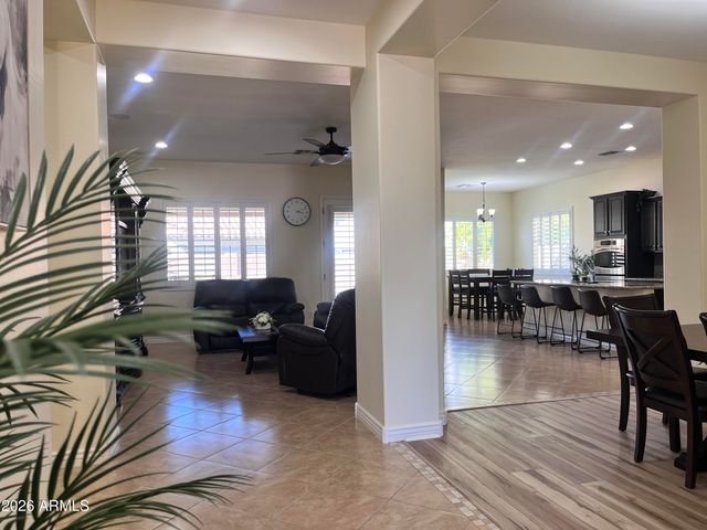 2208 E INDIAN WELLS Drive, Gilbert, AZ 85298