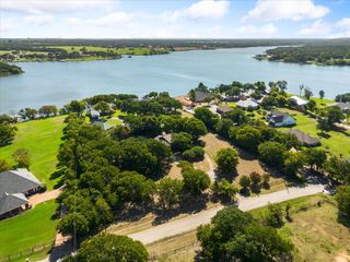1829 W Lake Shore Drive, Alvarado, TX 76009