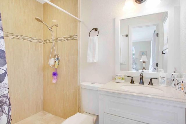 19185 SE Homewood Avenue, Jupiter, FL 33469