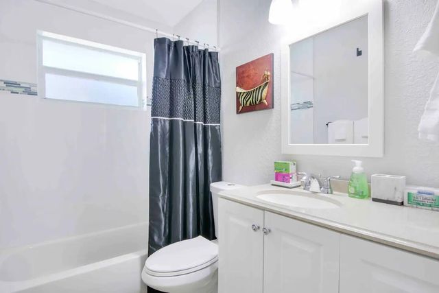 19185 SE Homewood Avenue, Jupiter, FL 33469