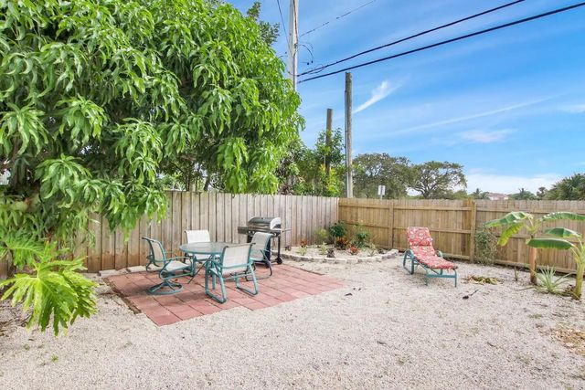 19185 SE Homewood Avenue, Jupiter, FL 33469