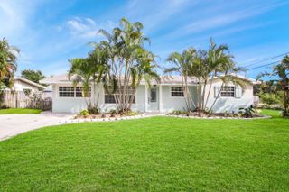 19185 SE Homewood Avenue, Jupiter, FL 33469