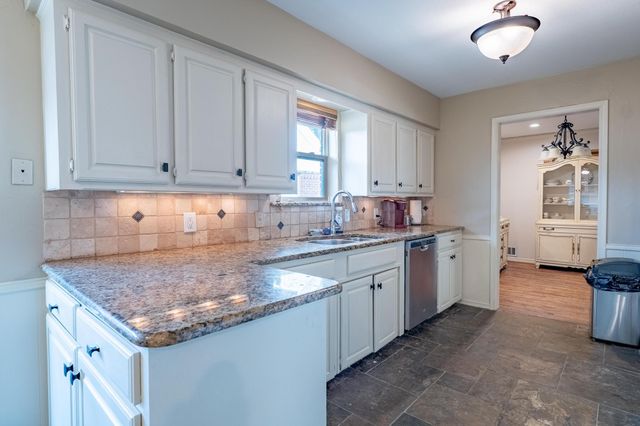 10042 Edgecove Drive, Dallas, TX 75238