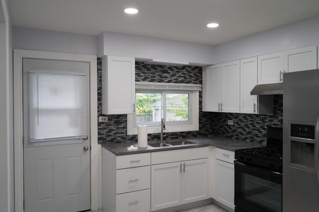 8660 Frontage Road, Morton Grove, IL 60053