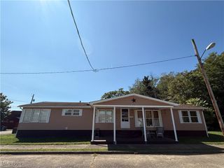 301 3rd Avenue, Yorkville, OH 43971