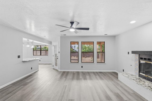 7628 Oakland Avenue NE, Albuquerque, NM 87122