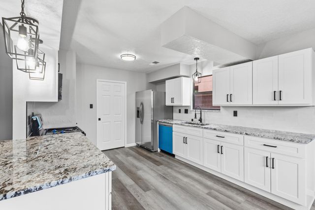 7628 Oakland Avenue NE, Albuquerque, NM 87122