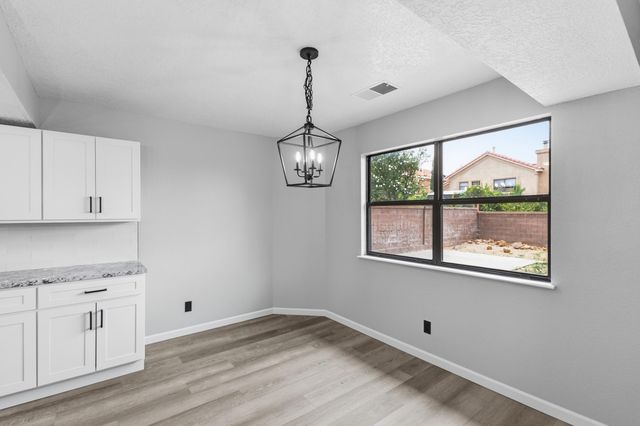 7628 Oakland Avenue NE, Albuquerque, NM 87122