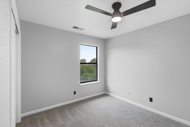 7628 Oakland Avenue NE, Albuquerque, NM 87122