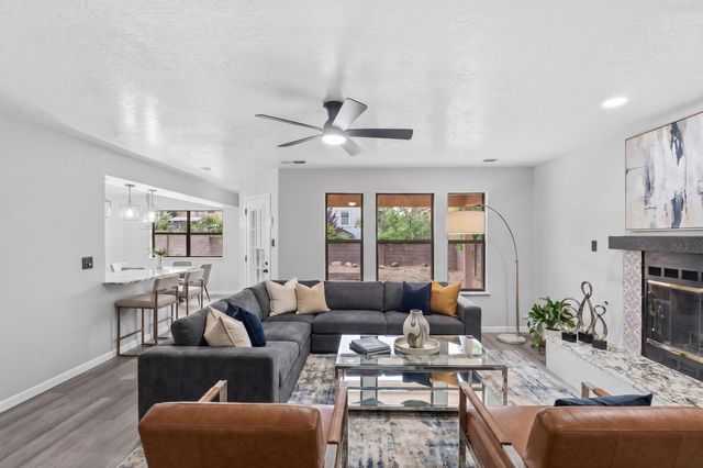 7628 Oakland Avenue NE, Albuquerque, NM 87122