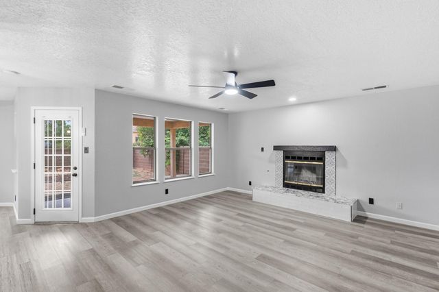 7628 Oakland Avenue NE, Albuquerque, NM 87122