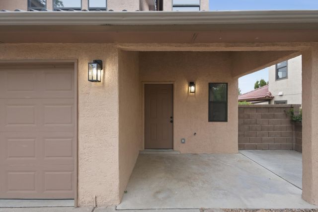 7628 Oakland Avenue NE, Albuquerque, NM 87122