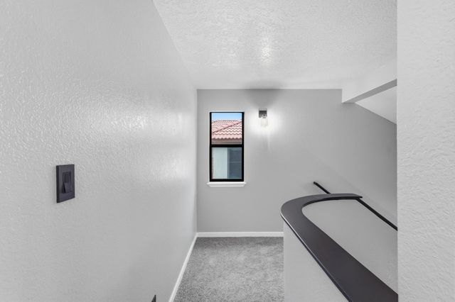 7628 Oakland Avenue NE, Albuquerque, NM 87122