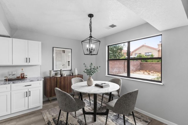 7628 Oakland Avenue NE, Albuquerque, NM 87122