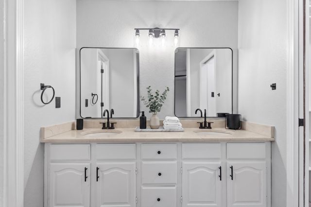 7628 Oakland Avenue NE, Albuquerque, NM 87122